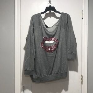 Lips sweater